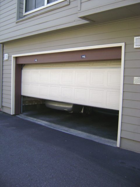 safety-check-for-automatic-garage-door